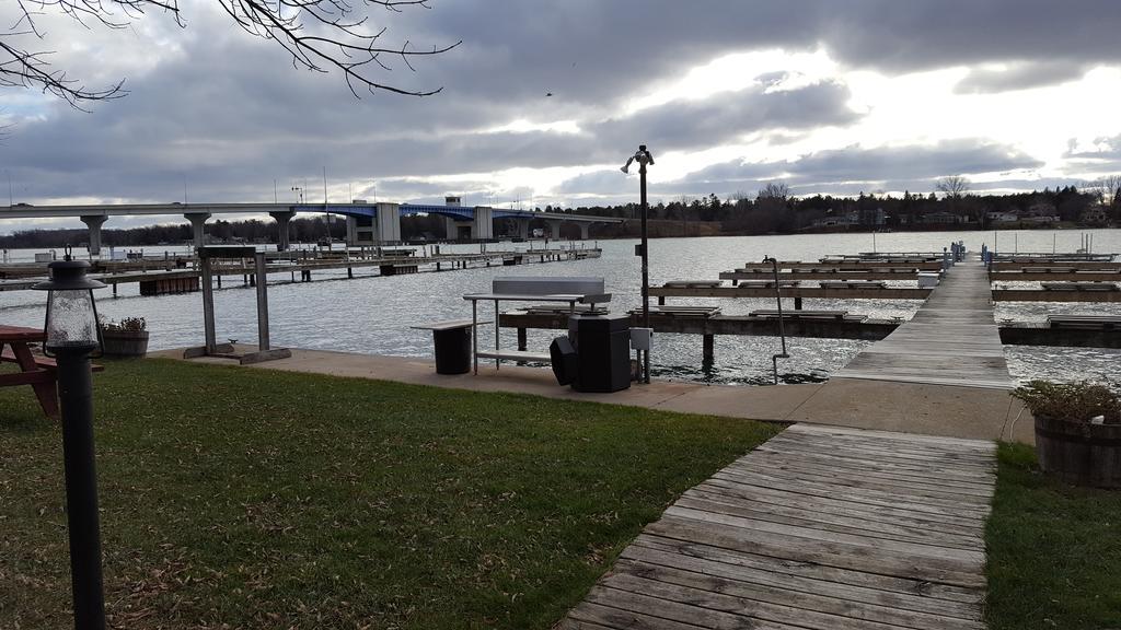 Snug Harbor Inn Sturgeon Bay Eksteriør bilde