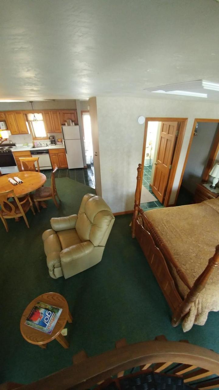 Snug Harbor Inn Sturgeon Bay Eksteriør bilde