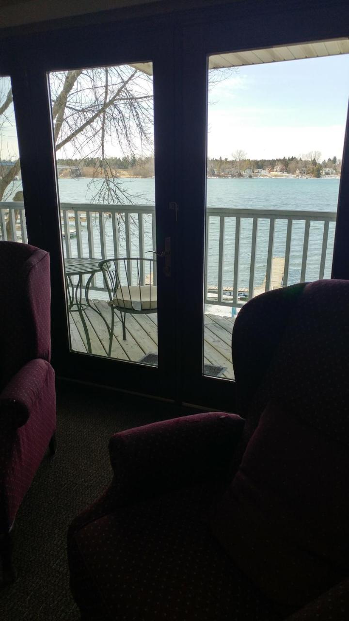 Snug Harbor Inn Sturgeon Bay Eksteriør bilde