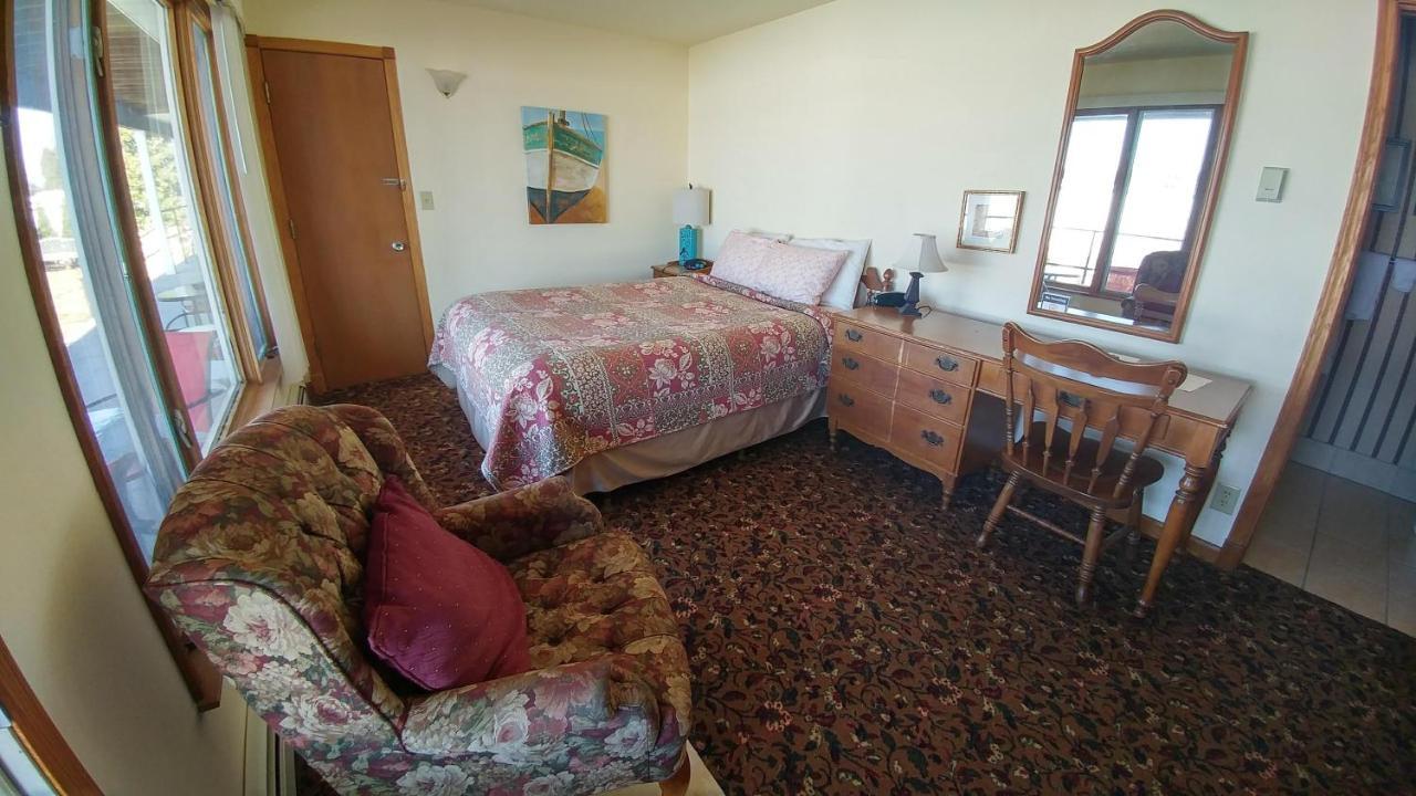 Snug Harbor Inn Sturgeon Bay Eksteriør bilde