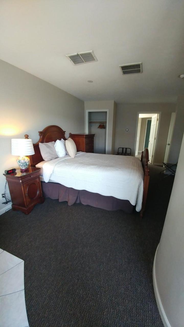 Snug Harbor Inn Sturgeon Bay Eksteriør bilde