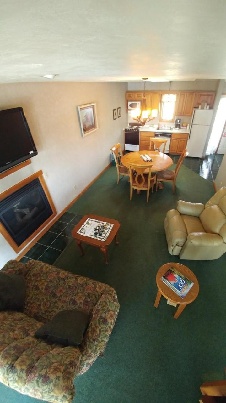 Snug Harbor Inn Sturgeon Bay Eksteriør bilde