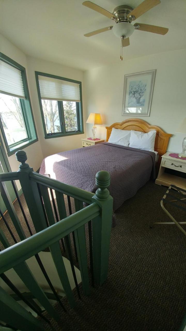 Snug Harbor Inn Sturgeon Bay Eksteriør bilde
